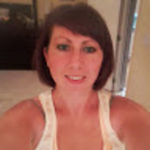 Meet your Posher, Larissa